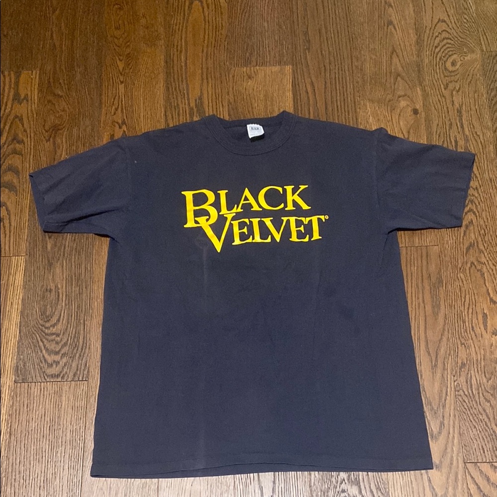 Vintage Black Velvet Graphic T-Shirt

K